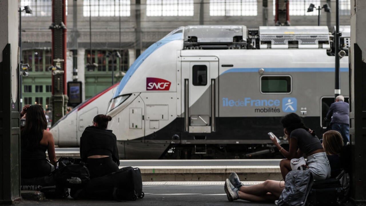 Train driver's suicide causes Christmas travel delays across France