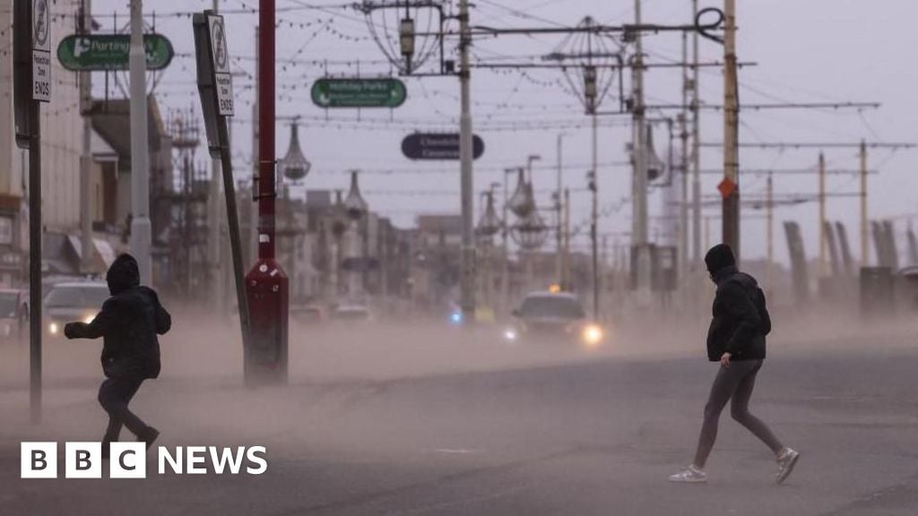 UK 'not ready' for extreme weather, says climate change head