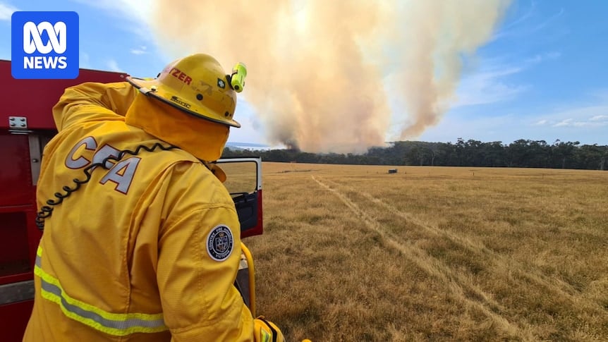 Vic fires live updates: One-third of Grampians National Park burns as 'challenging' wind change arrives