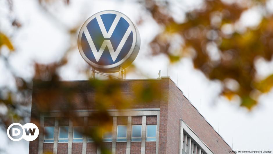 Volkswagen: Thousands to strike at factories across Germany