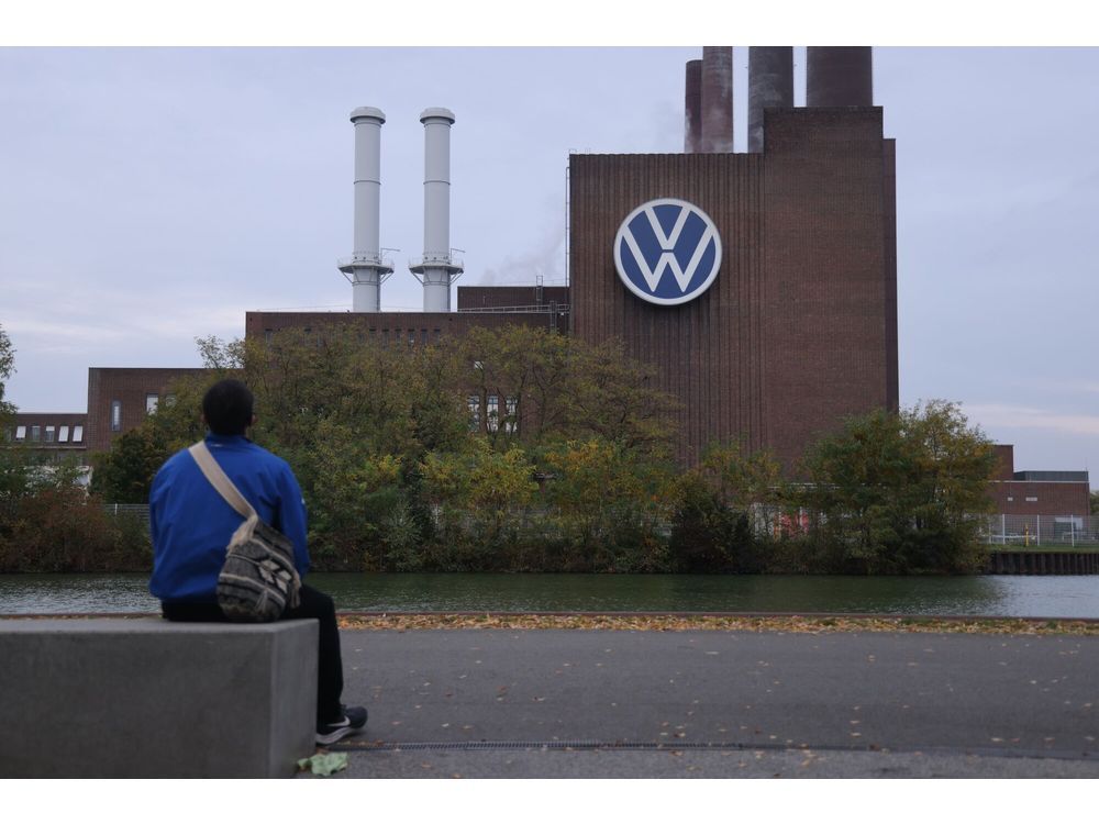 VW, Union Agree to Cut Capacity and Keep German Plants Open