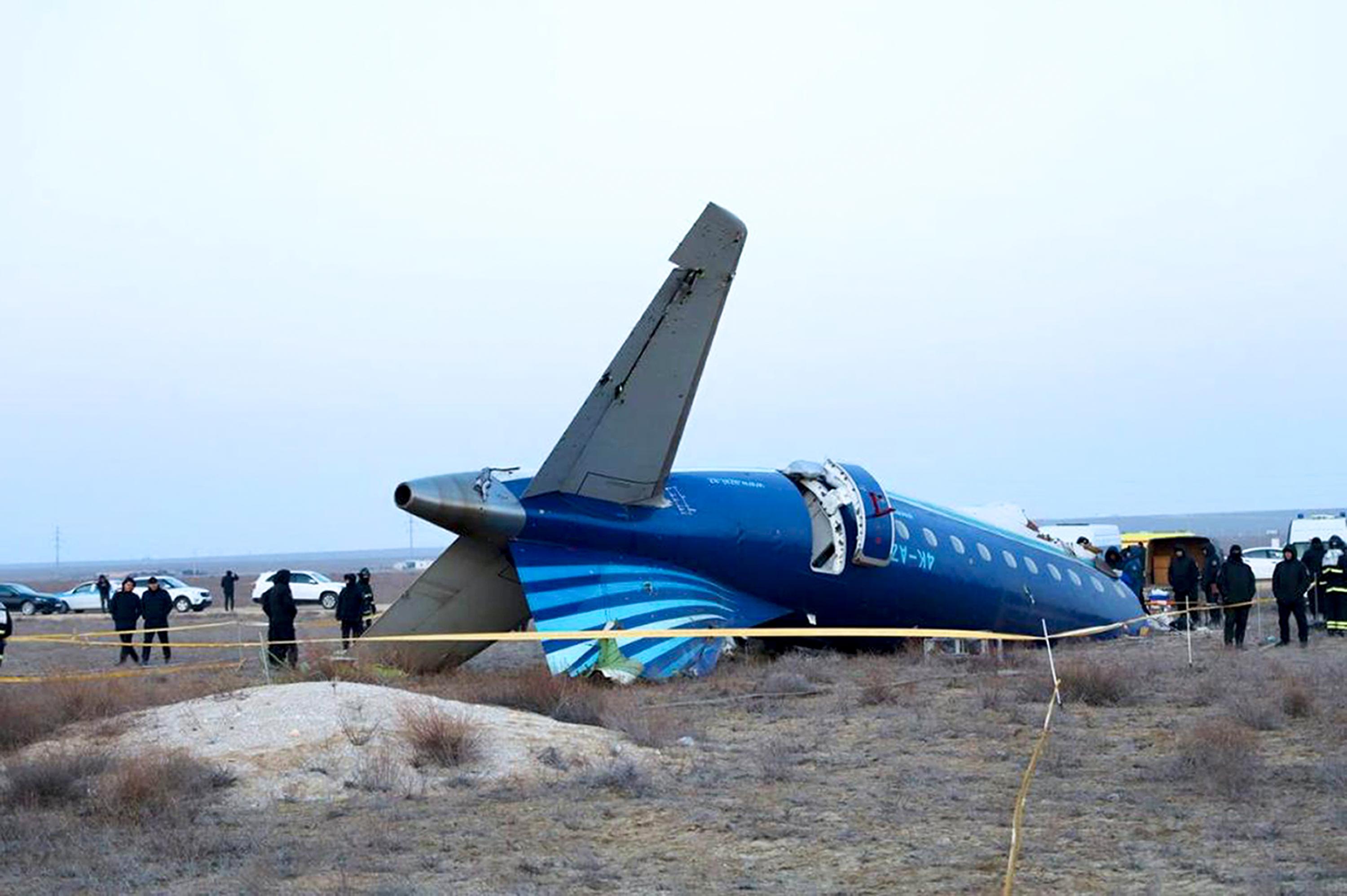 What is known about a plane crash in Kazakhstan that killed 38 of 67 people on board