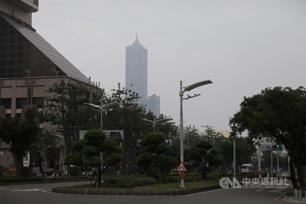 Wind-borne pollutants impact air quality in southern Taiwan