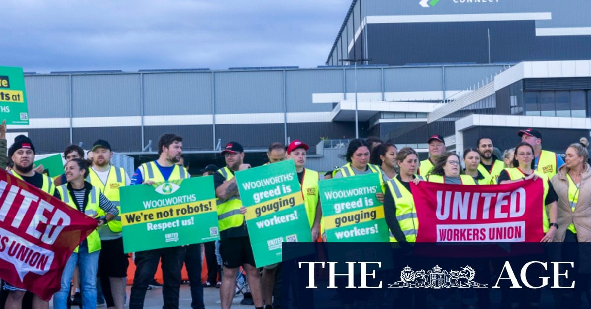 Woolworths strike drags into its 13th day as warehouse workers hope for an end to standoff