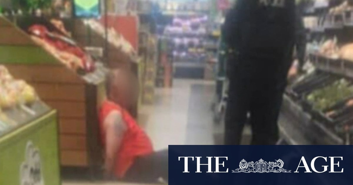 Woolworths supermarket evacuated after man pulls out knife