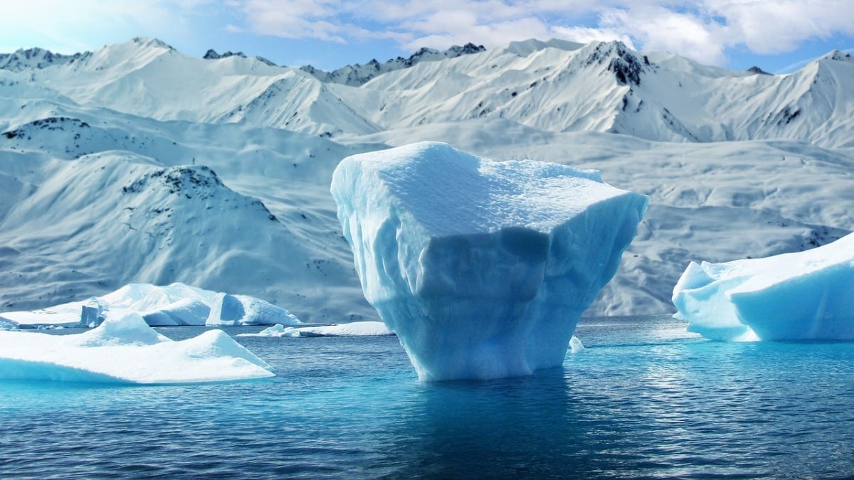 World's Largest Iceberg A23a Resumes Journey North After Months of Stagnation