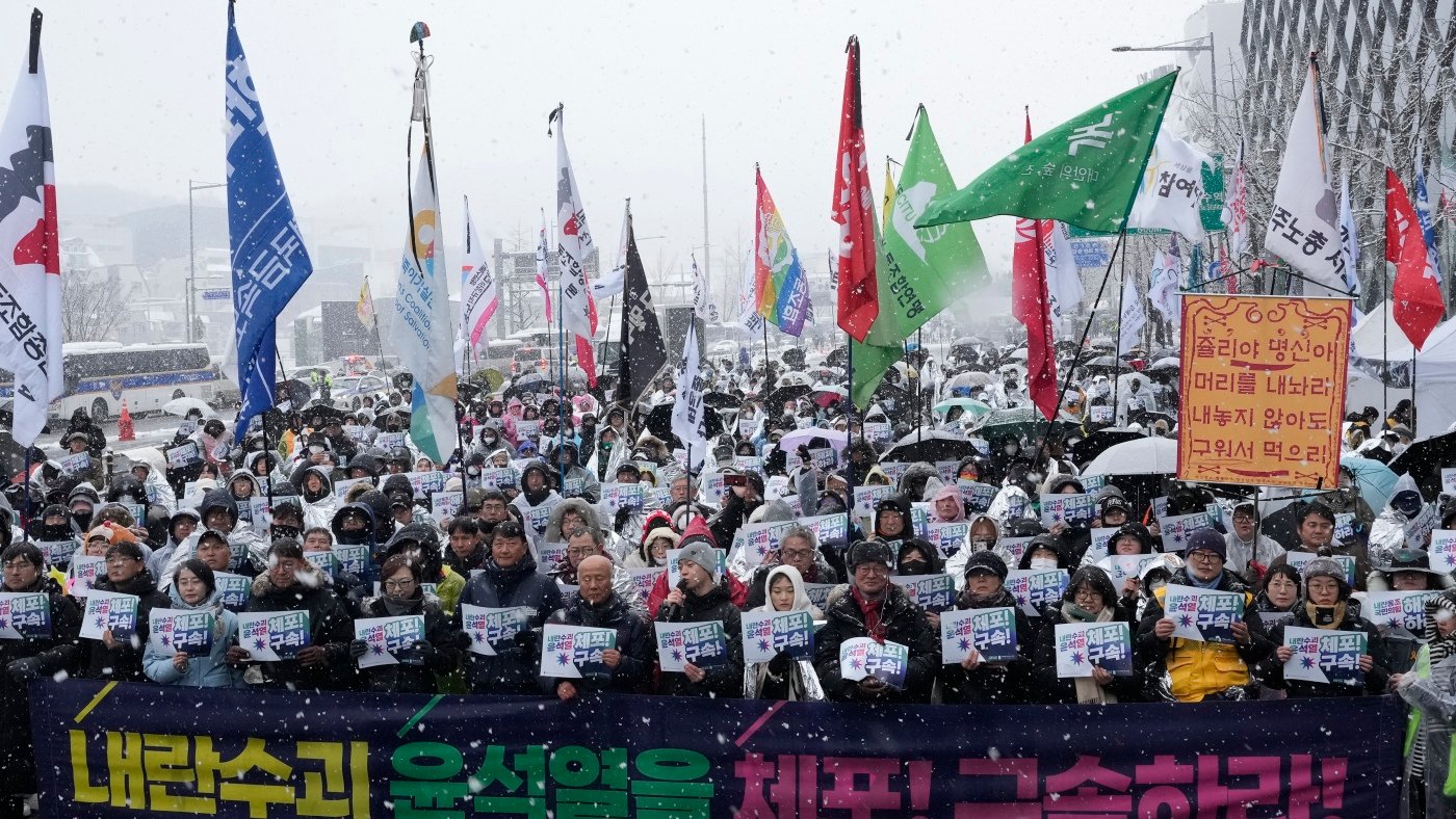 South Korean protesters brave cold to demand Yoon's ouster as detention deadline looms