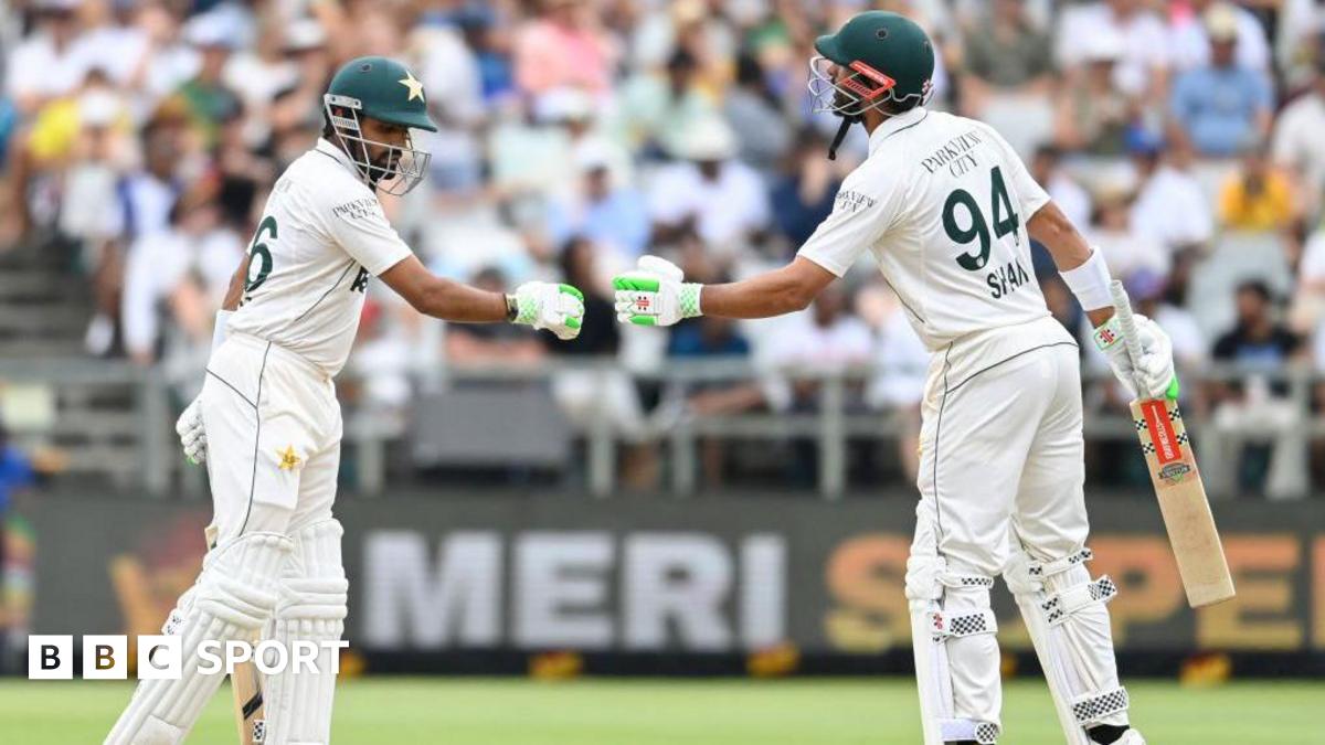 Pakistan fight back after following on against SA