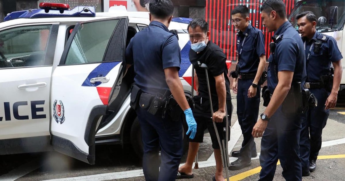 $50 in 10 minutes: Foreigner caught begging for money outside Bugis temple