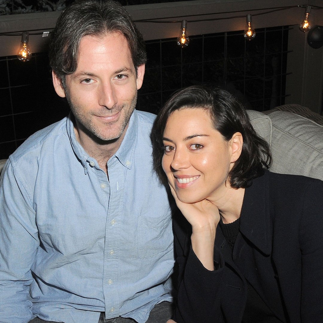 
                        Aubrey Plaza Breaks Silence on Husband Jeff Baena's Death
                