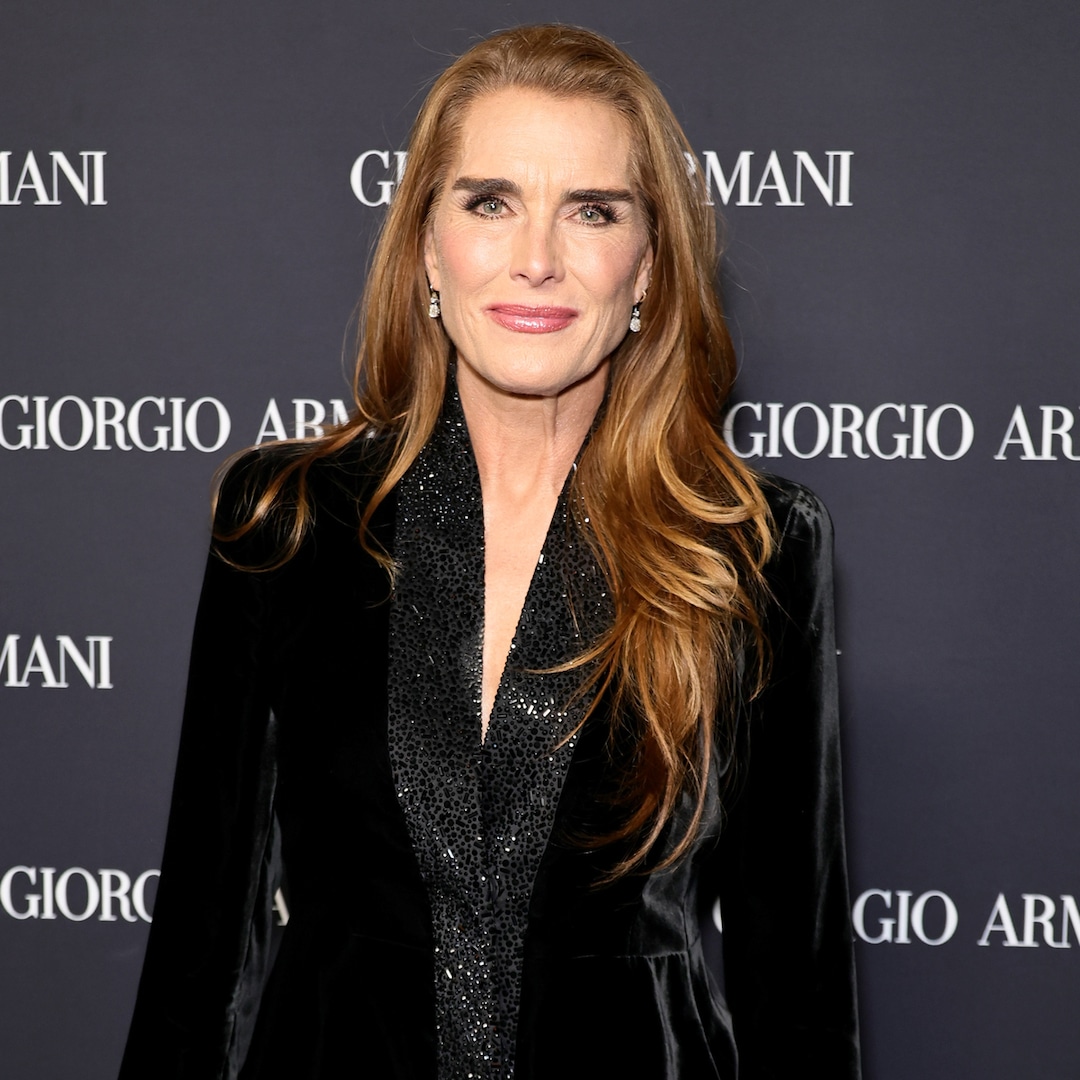 
                        Brooke Shields Says Doctor Did "Bonus" Labia Surgery Without Consent
                