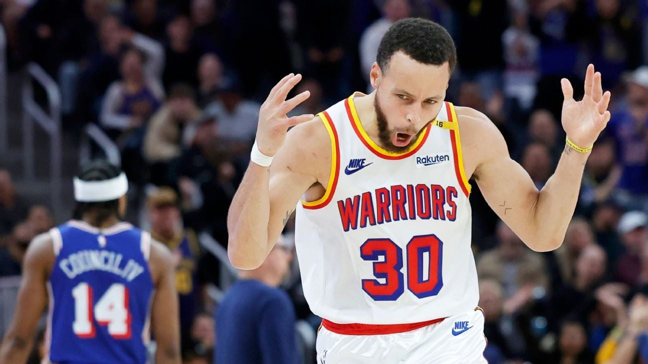 Curry, sprained thumb and all, drains 8-of-8 3's