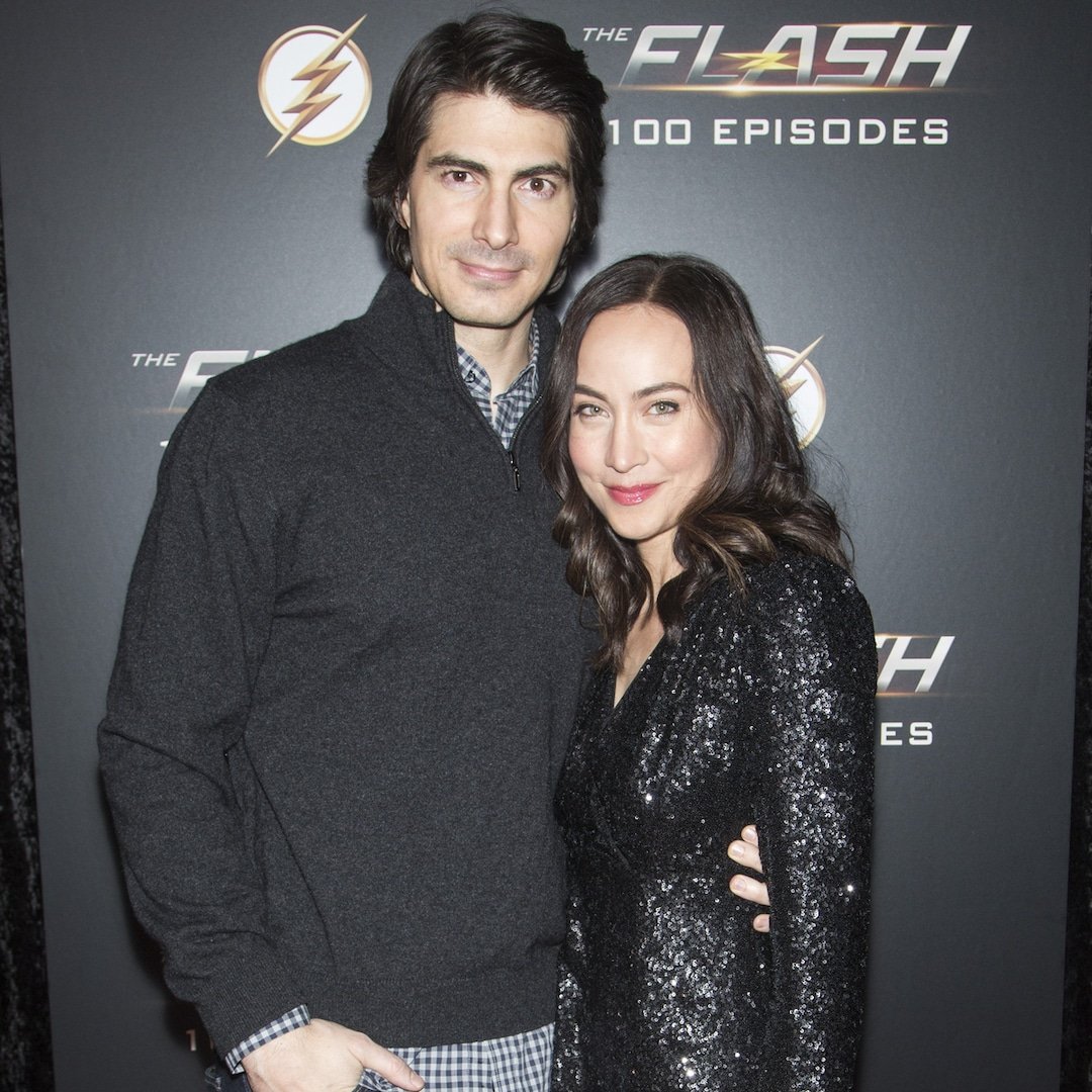 
                        CW Stars Courtney Ford, Brandon Routh Divorce After 17 Years Together
                