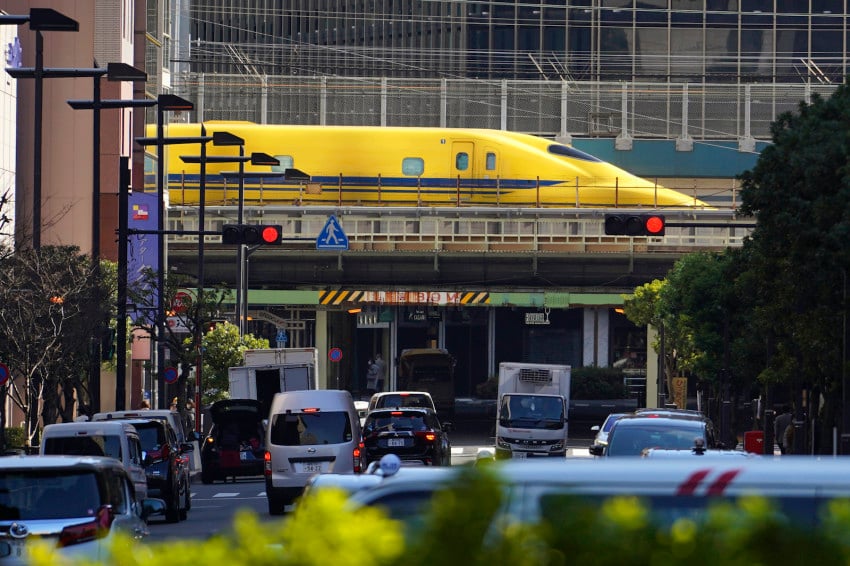 'Doctor Yellow' track-testing shinkansen begins long goodbye