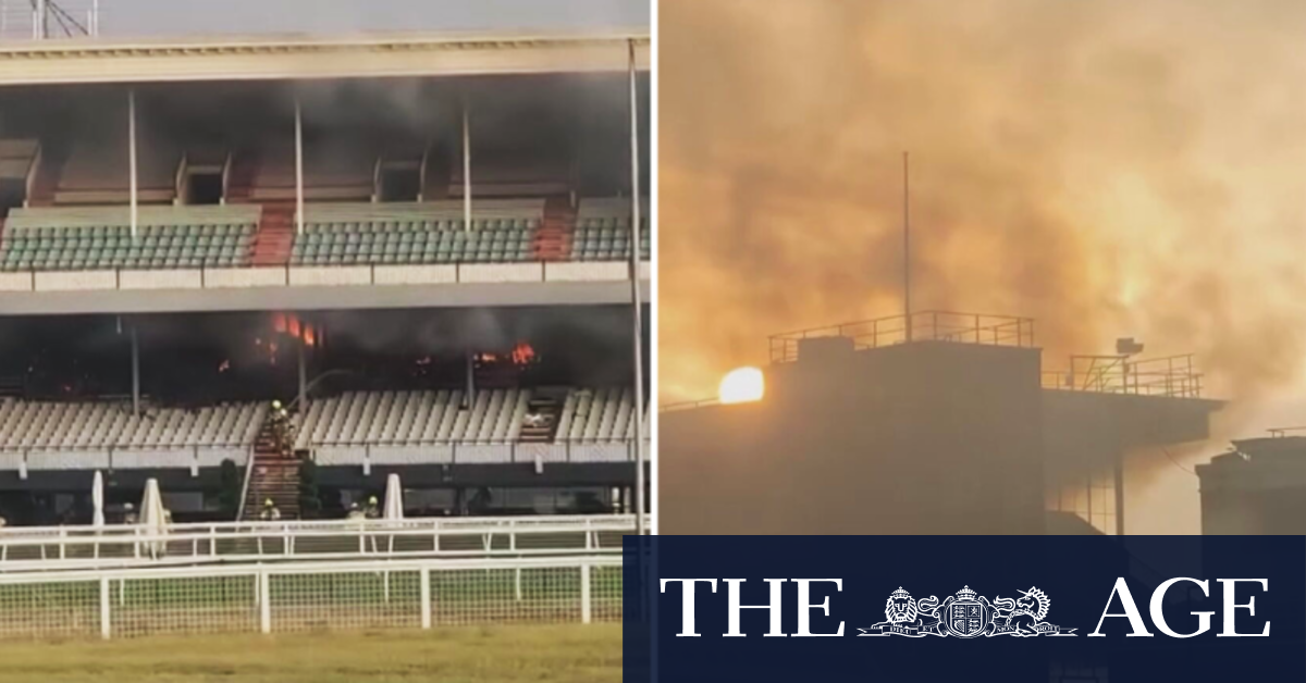 Fire breaks out at Caulfield Racecourse grandstand