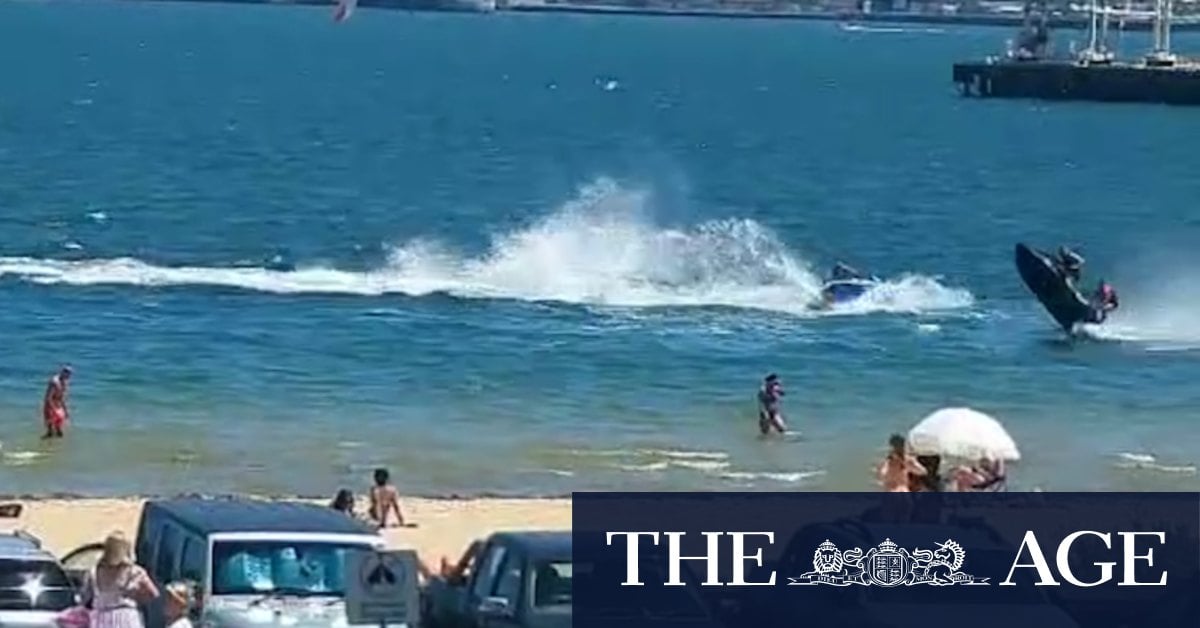 Jetskis behaving badly at Port Melbourne