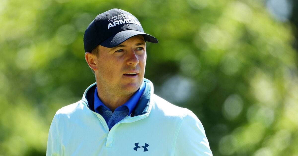 Jordan Spieth's caddie makes questionable move amid injury lay-off