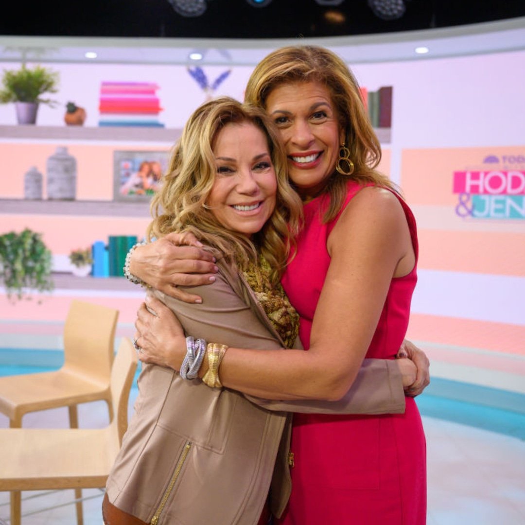 
                        Kathie Lee Gifford Surprises Hoda Kotb During Her Final Today Show
                