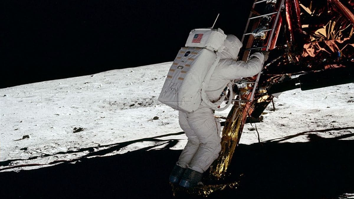 Lunar Temperature Fluctuations: Understanding the Moon's Extreme Conditions