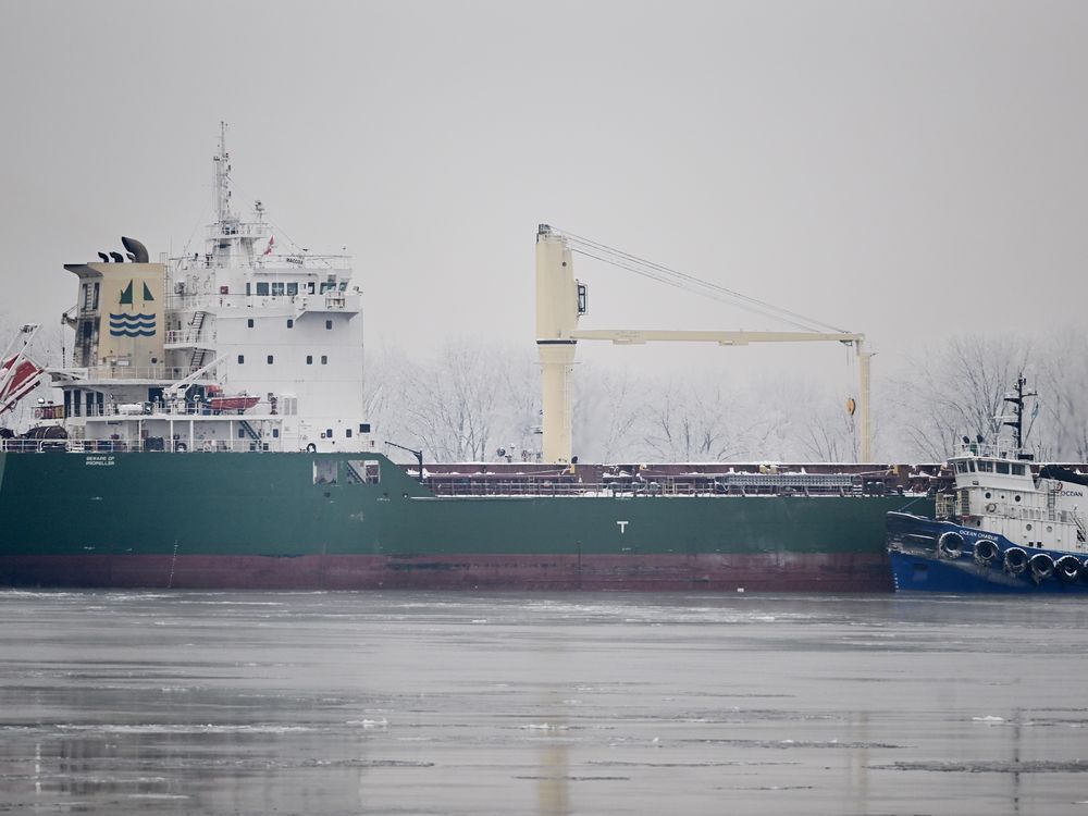 Operation to unload cargo from ship stuck in St. Lawrence Seaway delayed