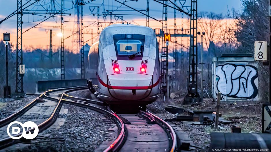 Over a third of Deutsche Bahn long-distance trains late