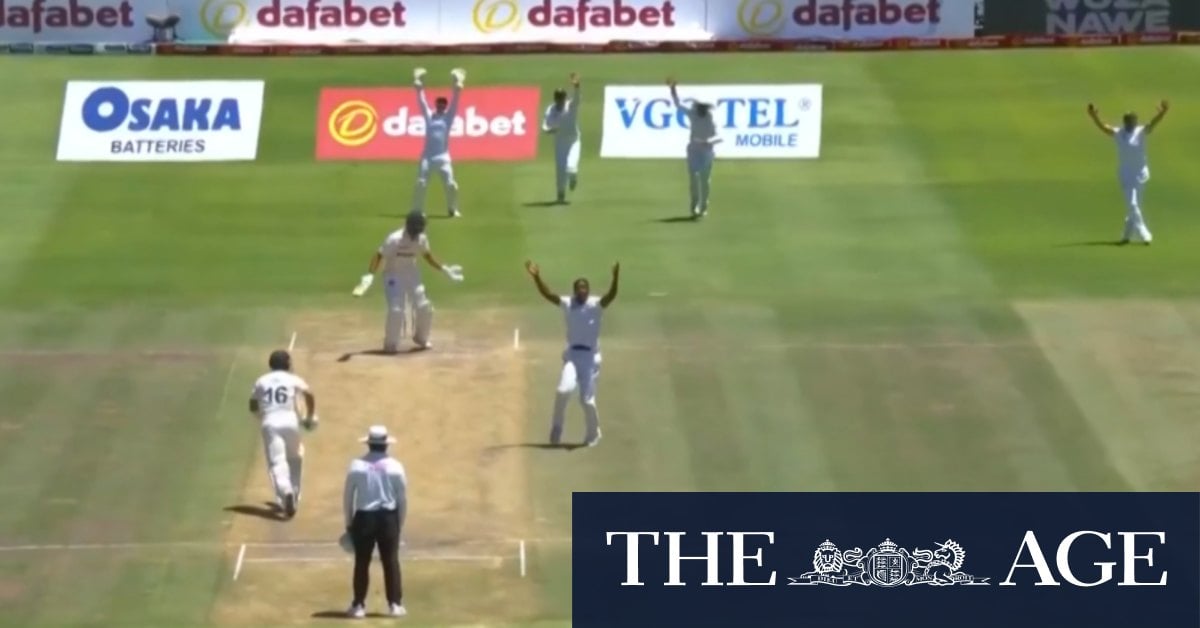 Pakistan captain fumes at DRS call