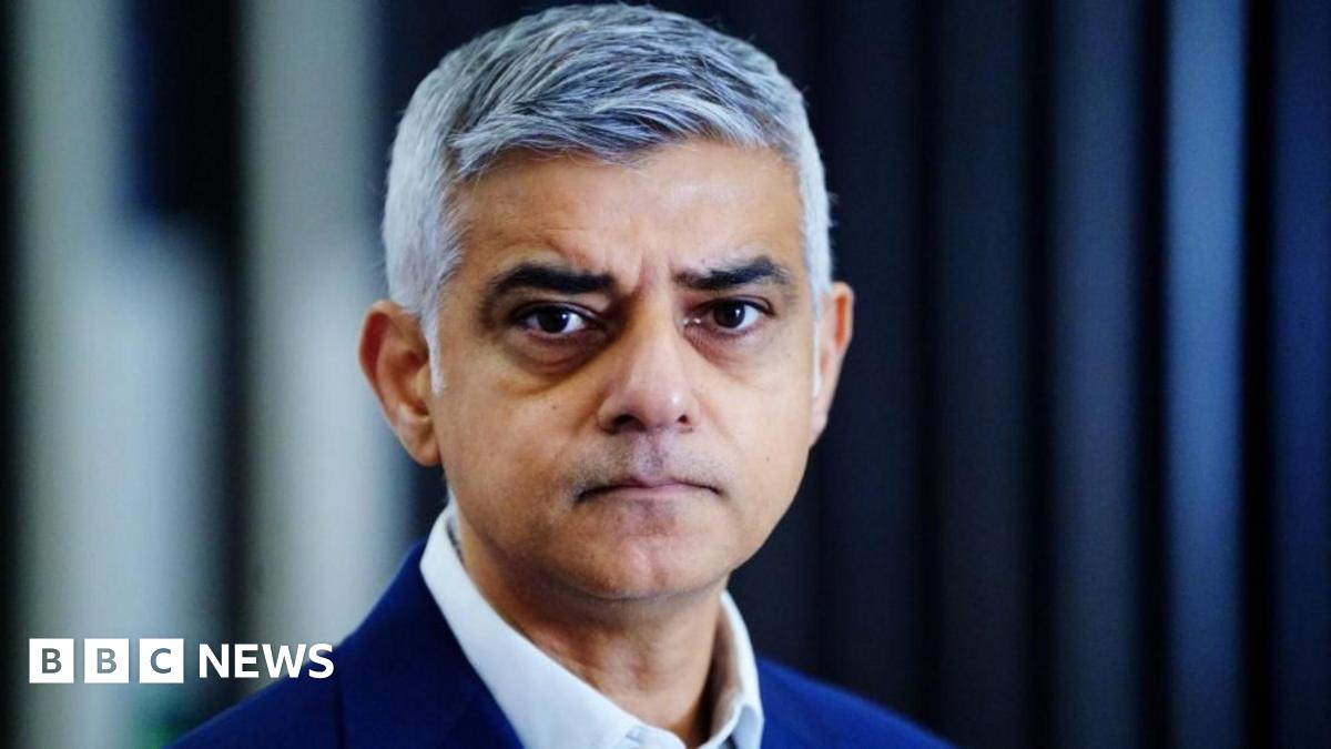 Sadiq Khan knighthood prompts Tory criticism