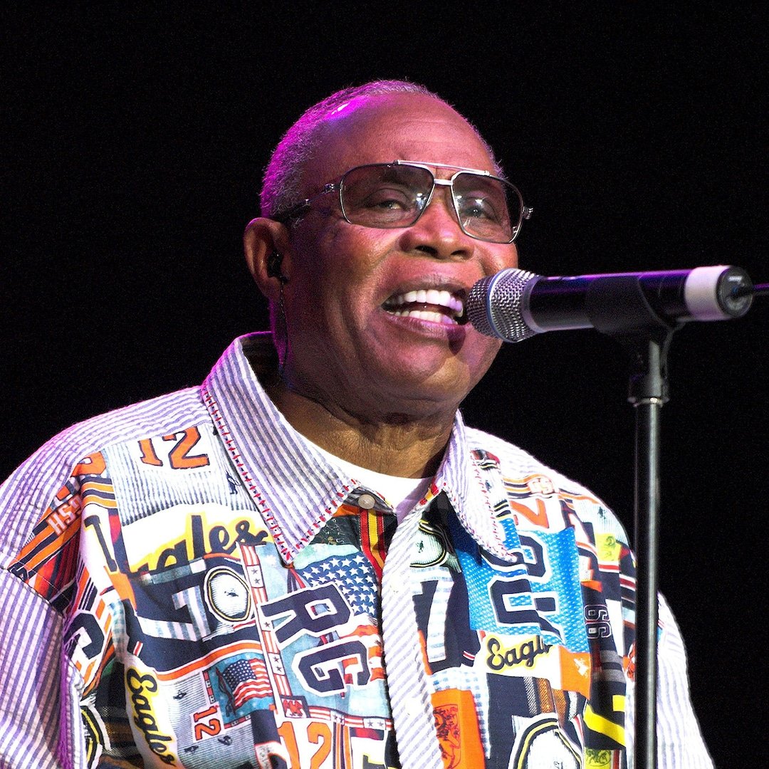 
                        Sam Moore, Vocalist in American Soul Group Sam & Dave, Dead at 89
                