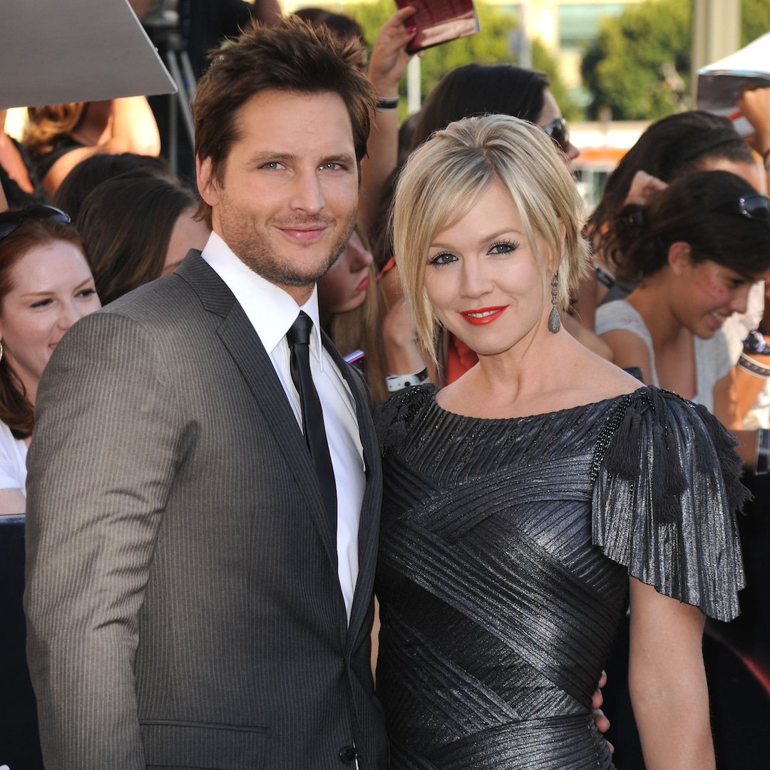  Tearful Jennie Garth Thanks Ex Peter Facinelli for Helping Her in Fire 