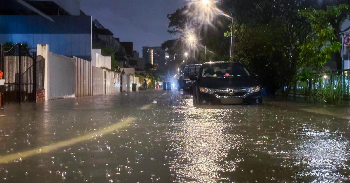 Temperature drops to 21.6 deg C amid monsoon surge in Singapore