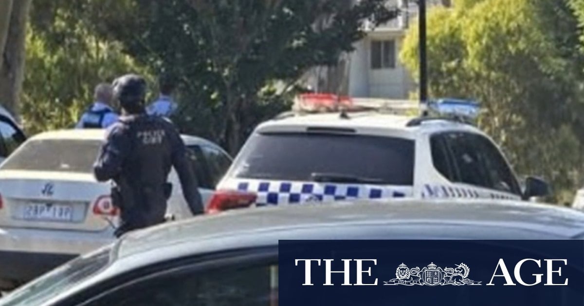 Two men on the run after allegedly robbing Melbourne woman