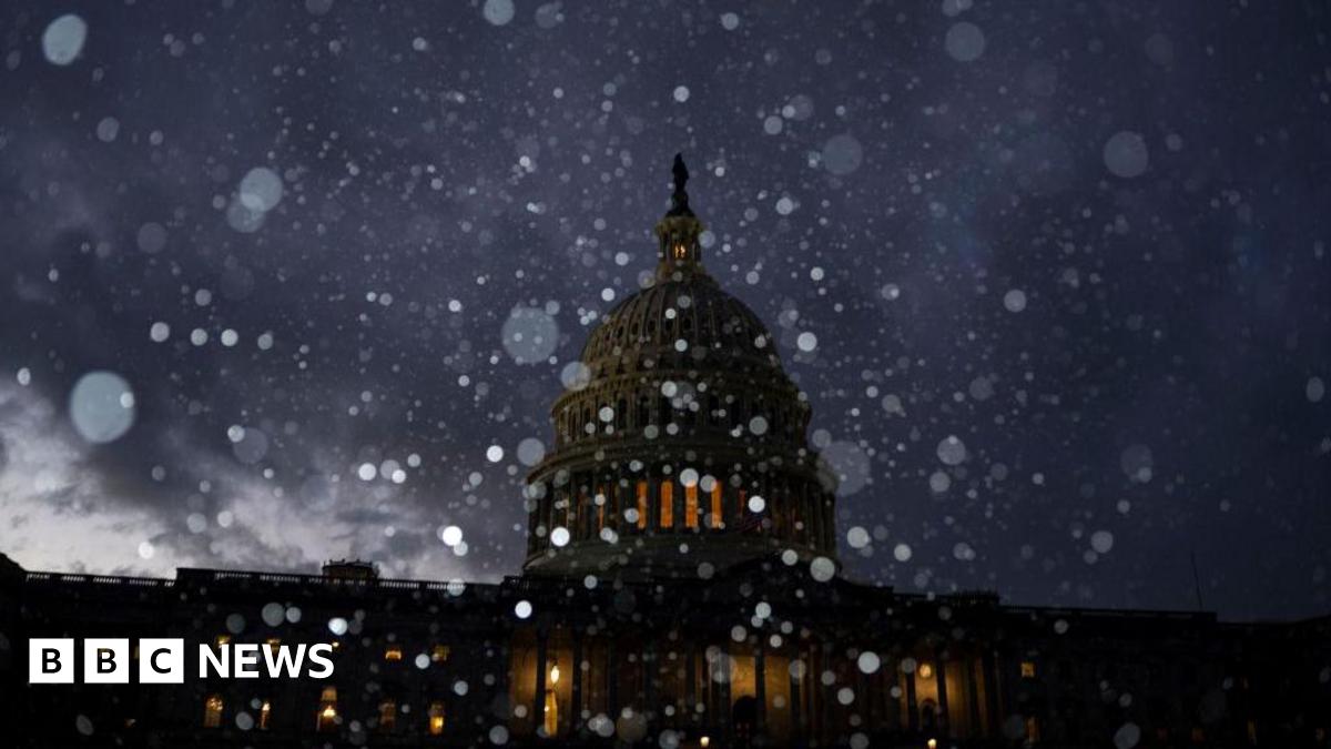 US winter storm: Kentucky and Virginia declare state of emergency